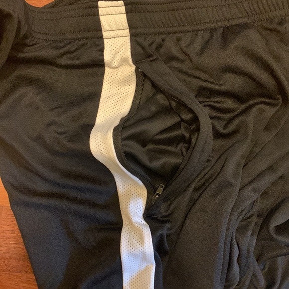 Nike shorts - Picture 4 of 5